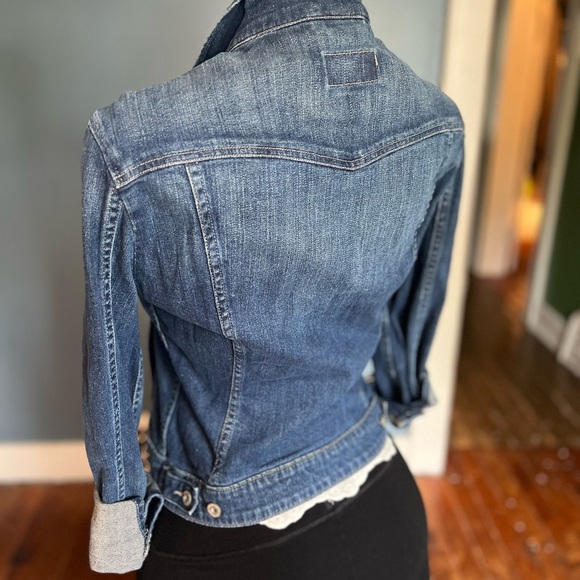 Levi's Women's Classic Indigo Jean Jacket - Picture 4 of 5
